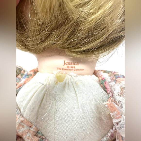 The Hamilton Collection 1989 Jessica Porcelain Doll by Connie Walser Derek - Picture 4 of 4